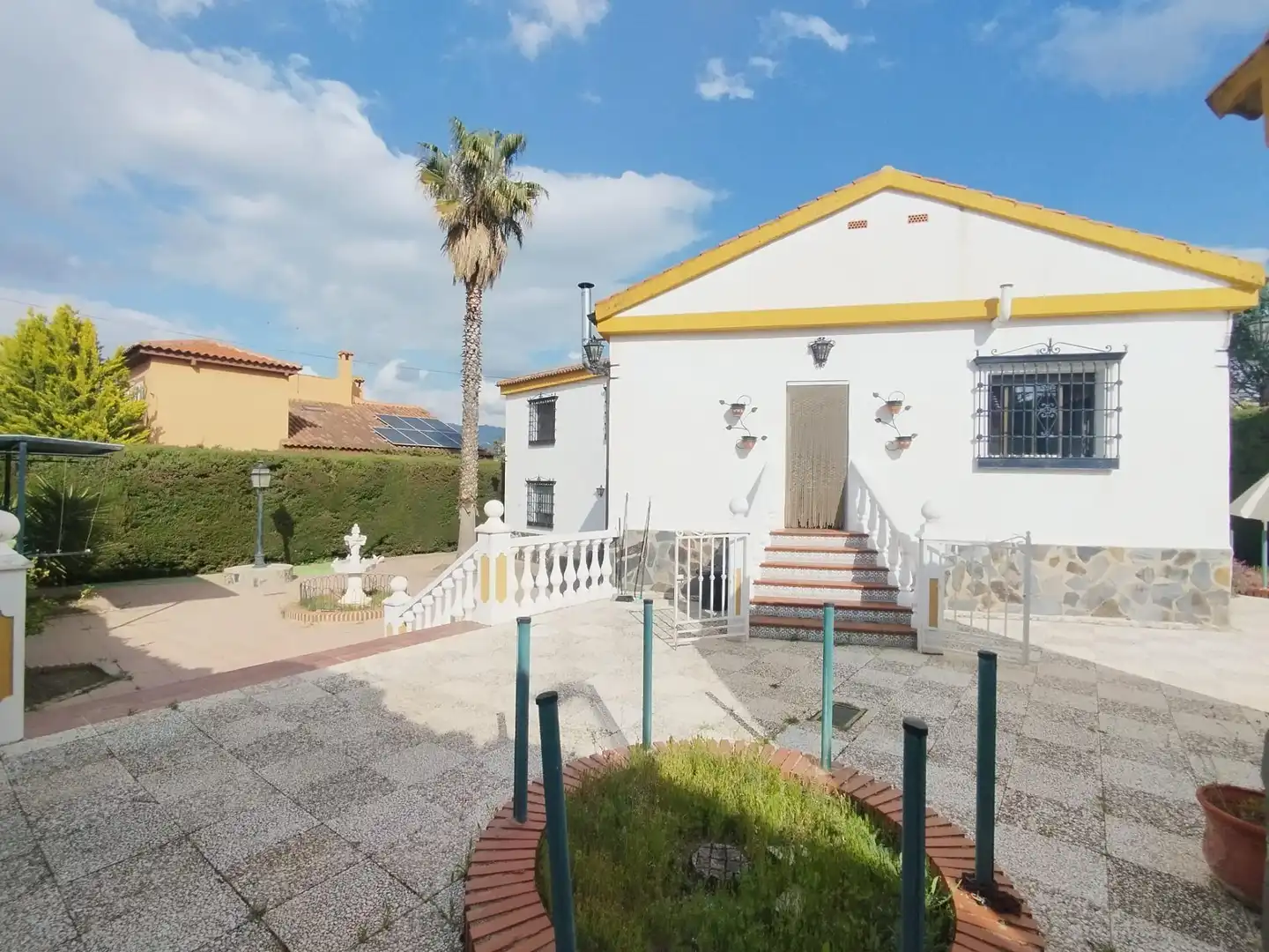Chalet con piscina en venta en Calle de la Adelfa, imagen 2