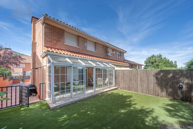 Casa adosada en Venta en Calle Bartolomé Esteban Murillo en La Pizarra