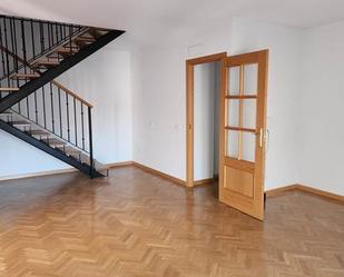 Duplex for sale in  Toledo Capital  with Parquet flooring