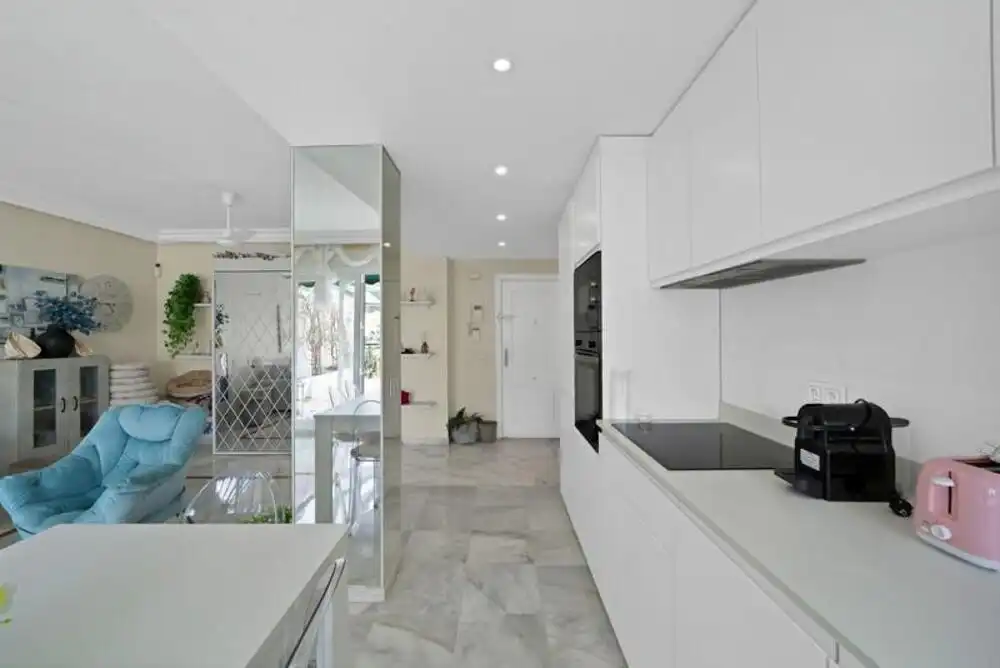 Mini appartamento con piscina in vendita a Nueva Andalucía, imagen 7