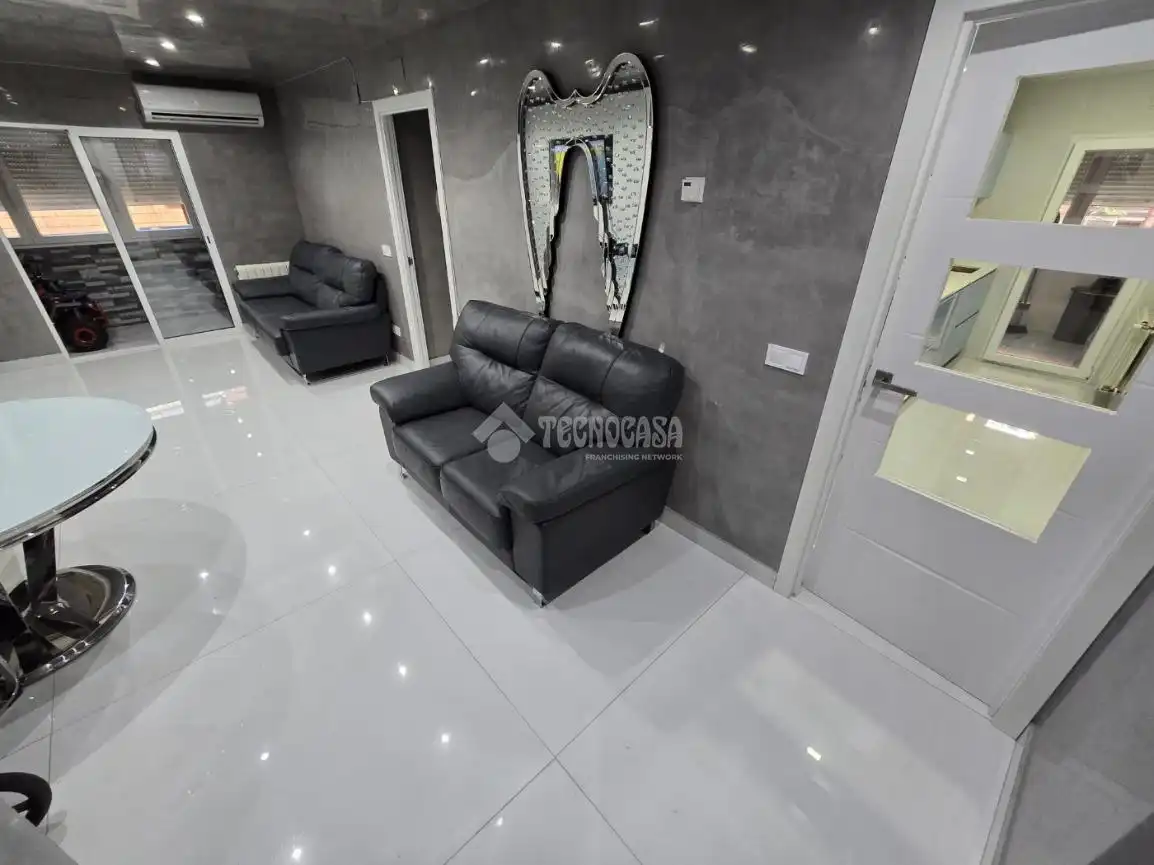 Living room of Flat for sale in Madrid  with Air Conditioner and Heating