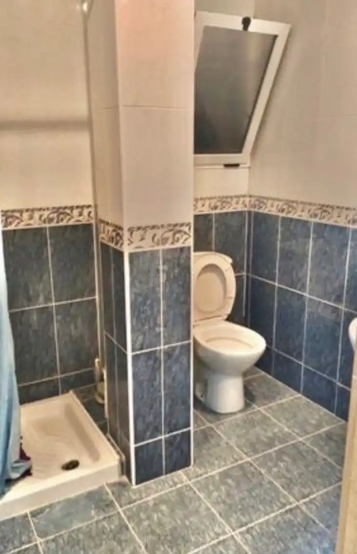 Badezimmer von Wohnung zur untervermieten in Valencia mit Klimaanlage, Heizung und Möbliert