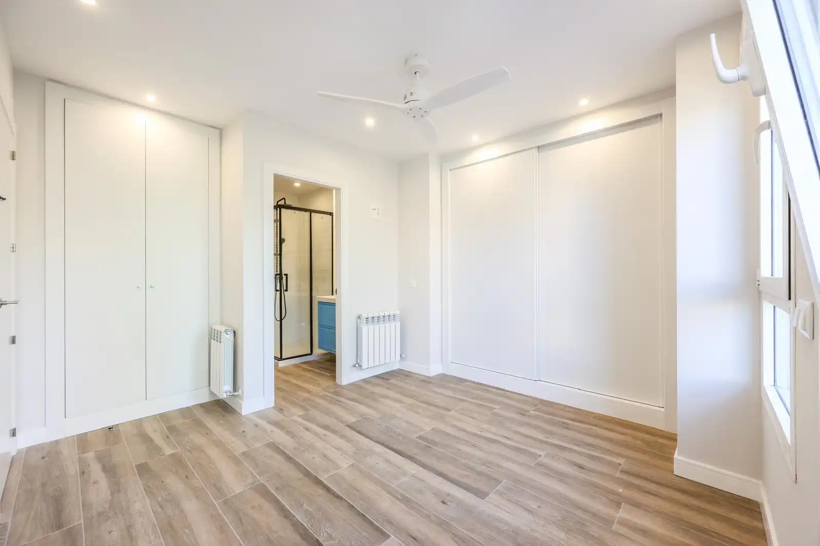 Bedroom of Flat for sale in Madrid  with Heating, Oven and Washing machine