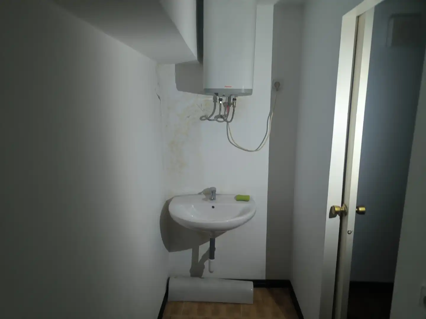 Bany de Local de lloguer en Fuenlabrada amb Aire condicionat, Parquet i Alarma