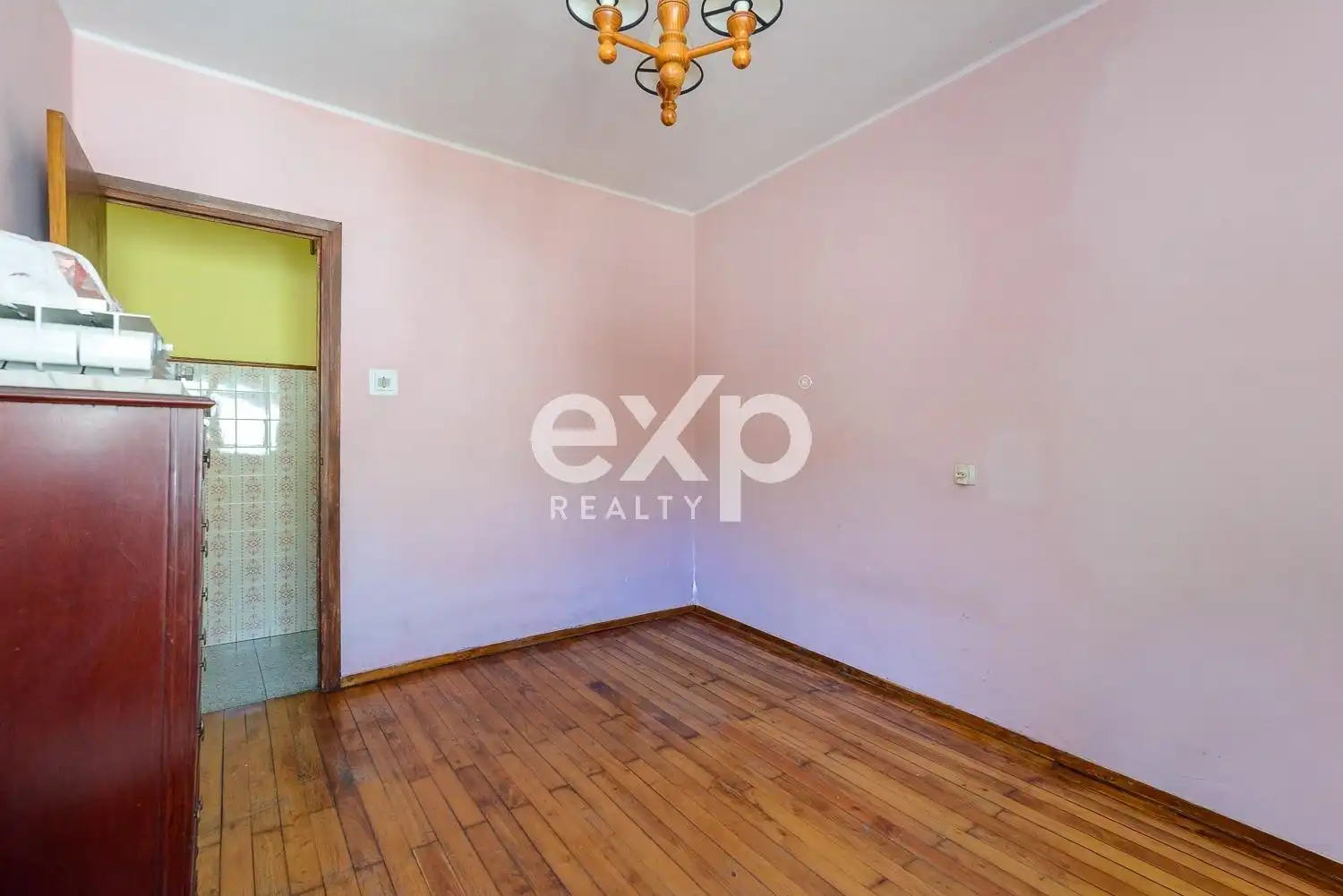 Sala d'estar de Casa o xalet en venda en Lena amb Traster i Moblat