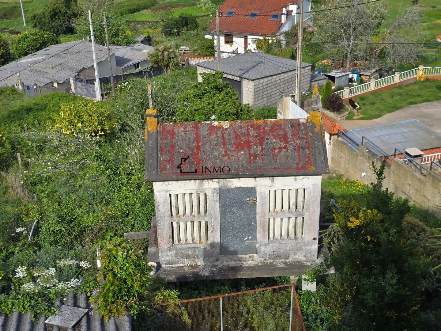 Vista exterior de Casa o xalet en venda en Bueu amb Calefacció, Traster i Moblat