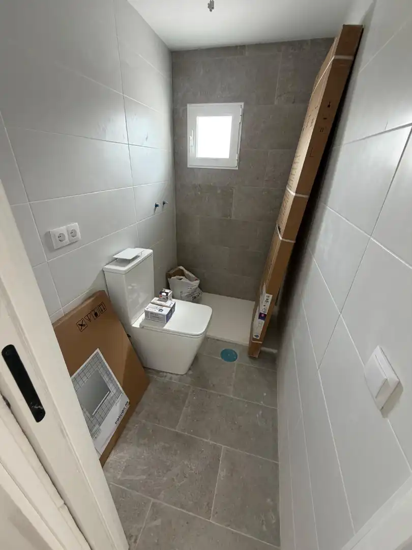 Badezimmer von Wohnung zum Verkauf in Jaén mit Balkon