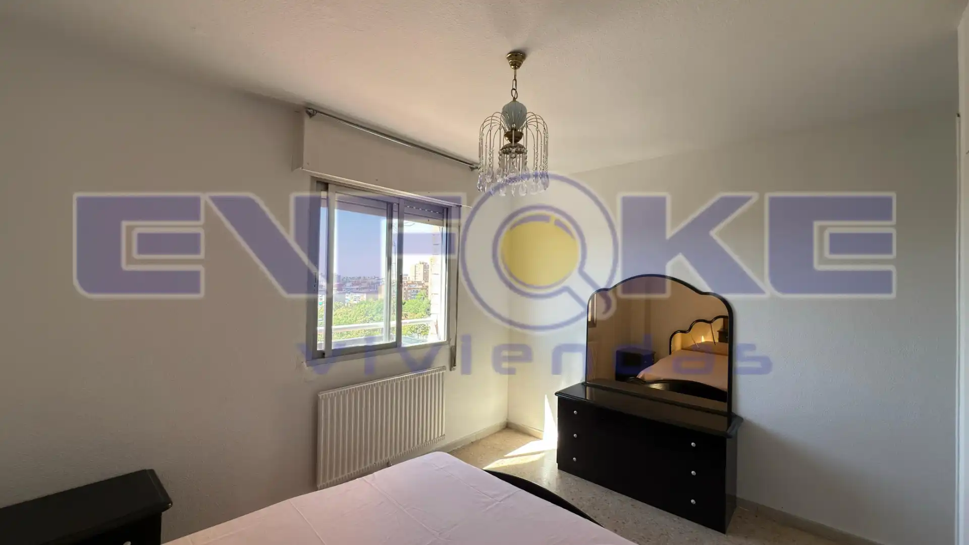 Habitación de Piso en venta en Madrid con Calefacción y Terraza