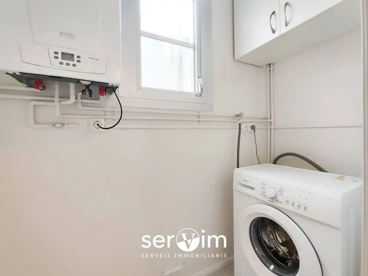 Schlafzimmer von Wohnung zum Verkauf in Girona mit Heizung und Balkon
