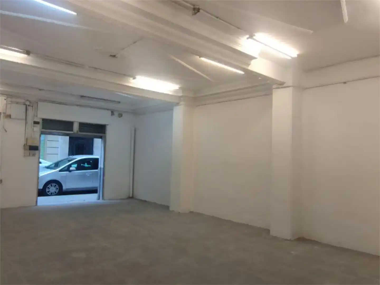 Local en venta en L'Eixample