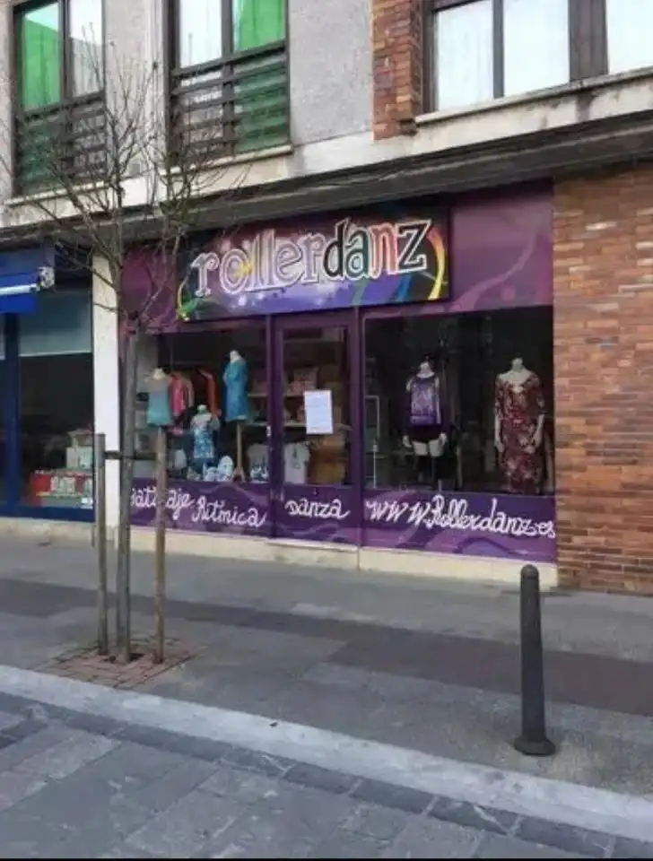 Local de lloguer en Inmobiliaria - Barreda