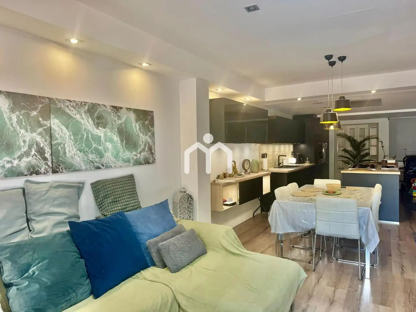 Sala de estar de Casa o chalet en venta en Badalona con Aire acondicionado, Calefacción y Jardín privado