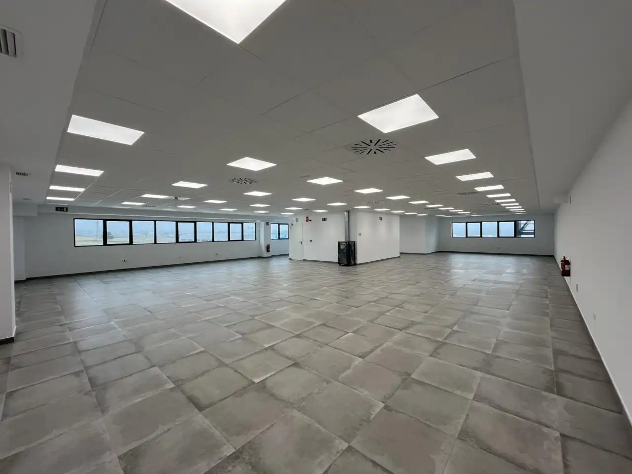Industrial buildings for rent in Òdena  with Heating