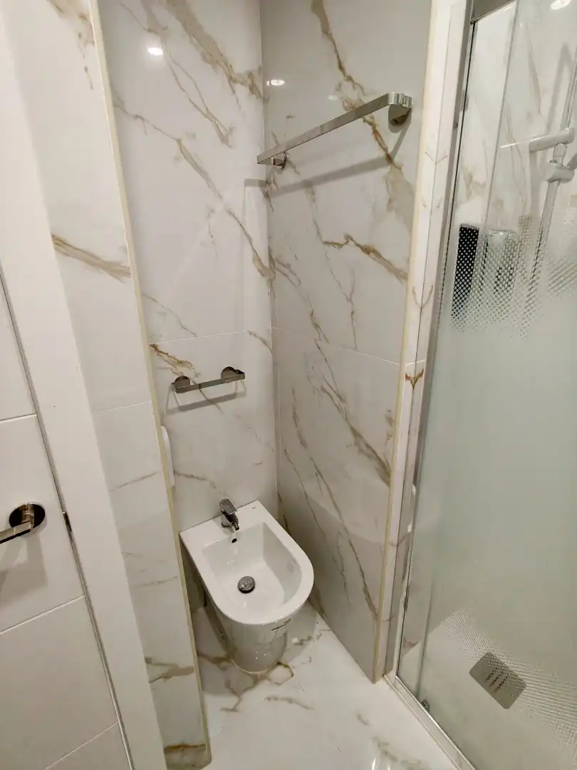 Baño de Apartamento en venta en Puerto de la Cruz con Amueblado, Lavadora y Microondas