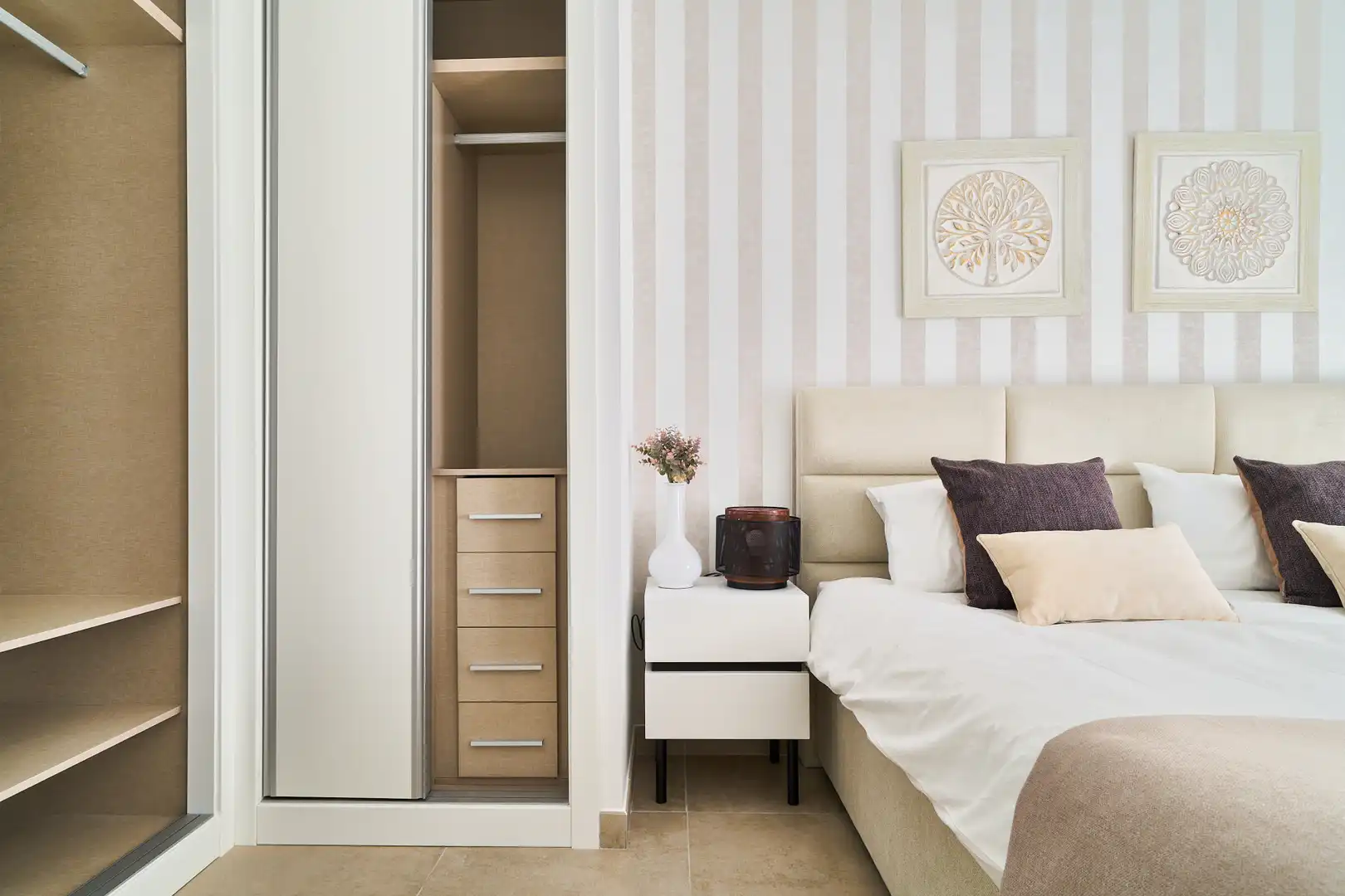 Habitación de Planta baja en venta en Estepona con Aire acondicionado, Jardín privado y Terraza