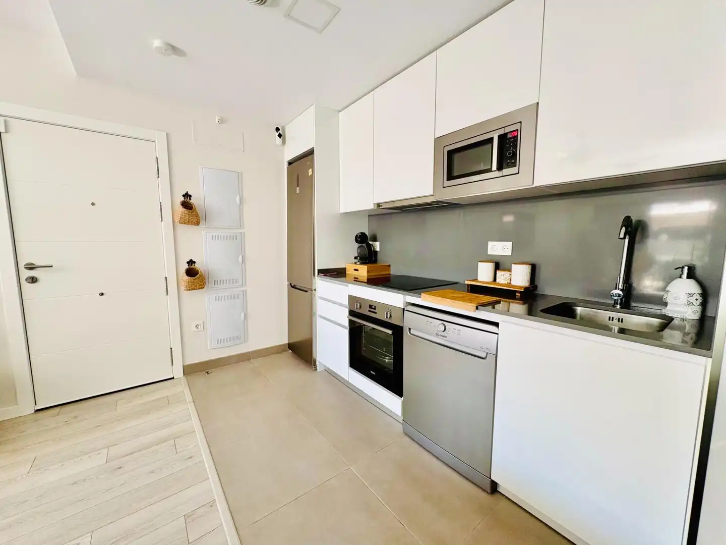 Cocina de Planta baja de alquiler en Vélez-Málaga con Aire acondicionado, Calefacción y Jardín privado