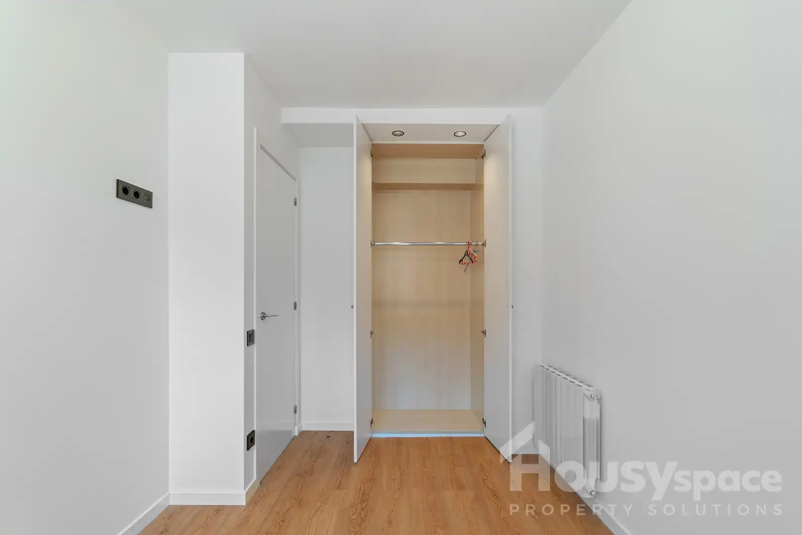Bedroom of Duplexes for sale in Barcelona  with Air Conditioner, Heating and Private garden