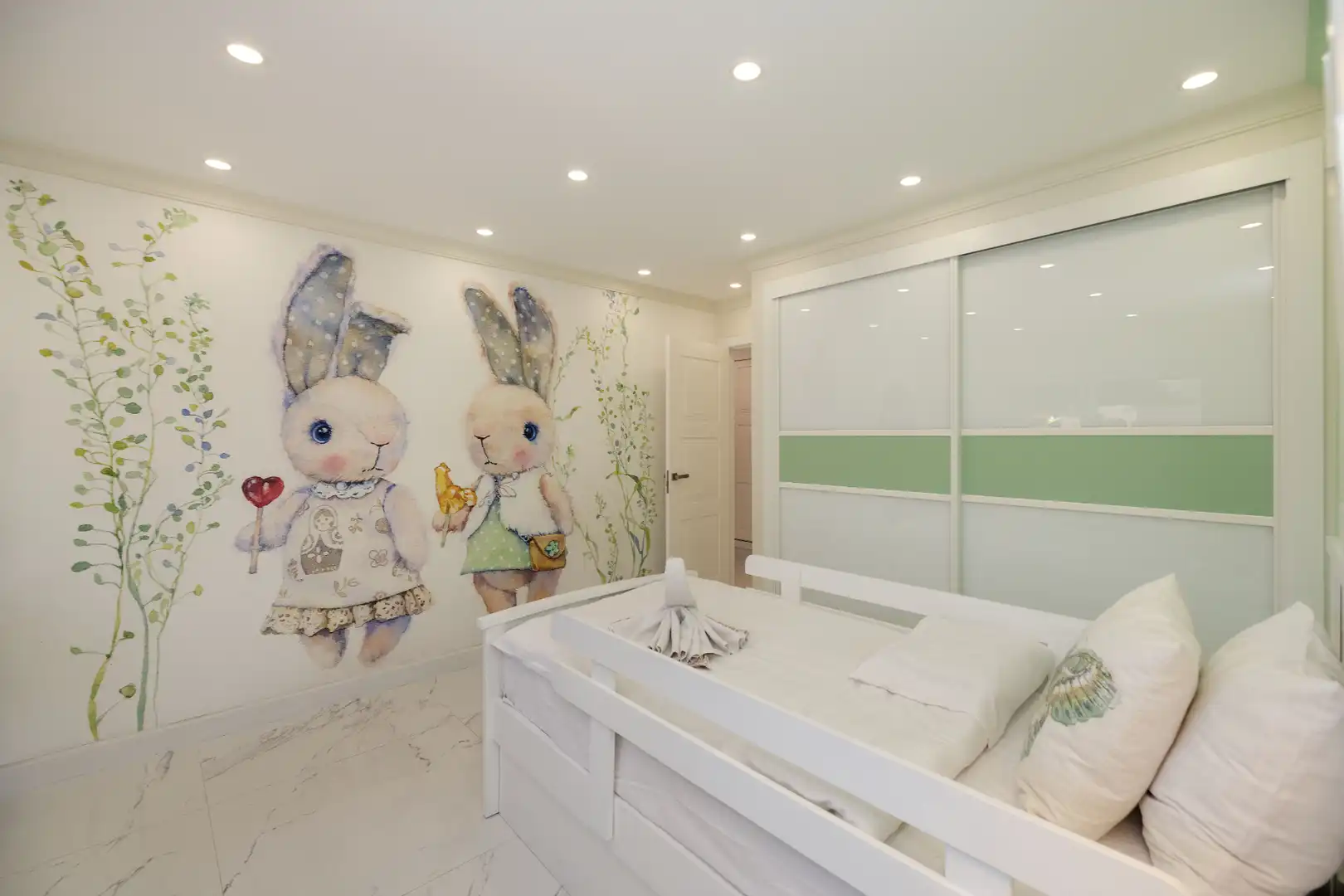 Dormitori de Casa o xalet en venda en Marbella amb Aire condicionat, Calefacció i Jardí privat