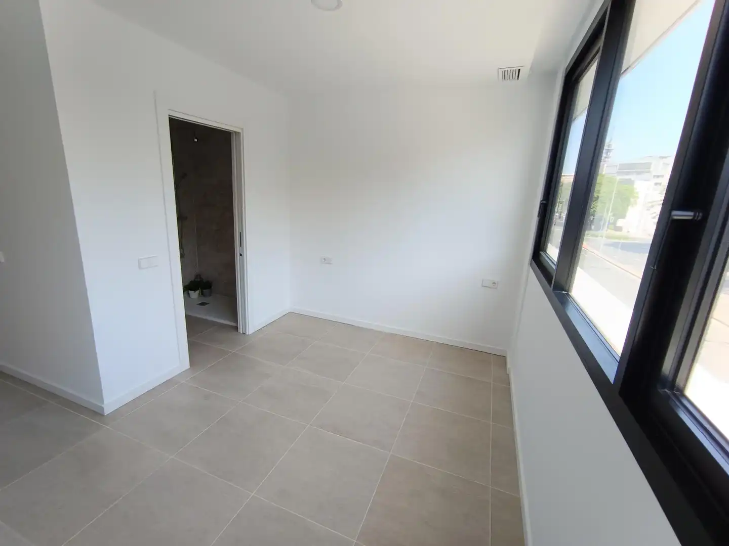Wohnung zum Verkauf in Murcia mit Privatgarten, Terrasse und Abstellraum