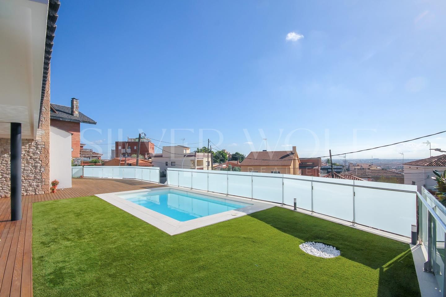 Piscina de Casa o xalet en venda en Viladecans amb Aire condicionat, Calefacció i Jardí privat