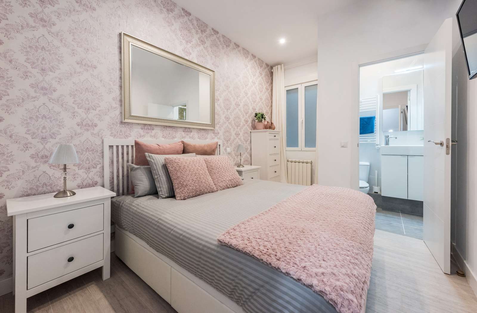 Dormitori de Apartament per a compartir en  Madrid Capital amb Aire condicionat, Calefacció i Terrassa