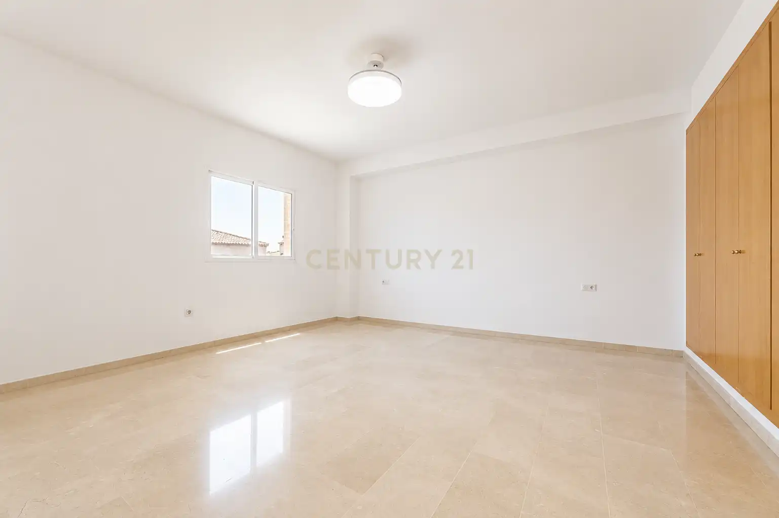 Dormitori de Casa o xalet en venda en Paterna amb Aire condicionat, Jardí privat i Piscina