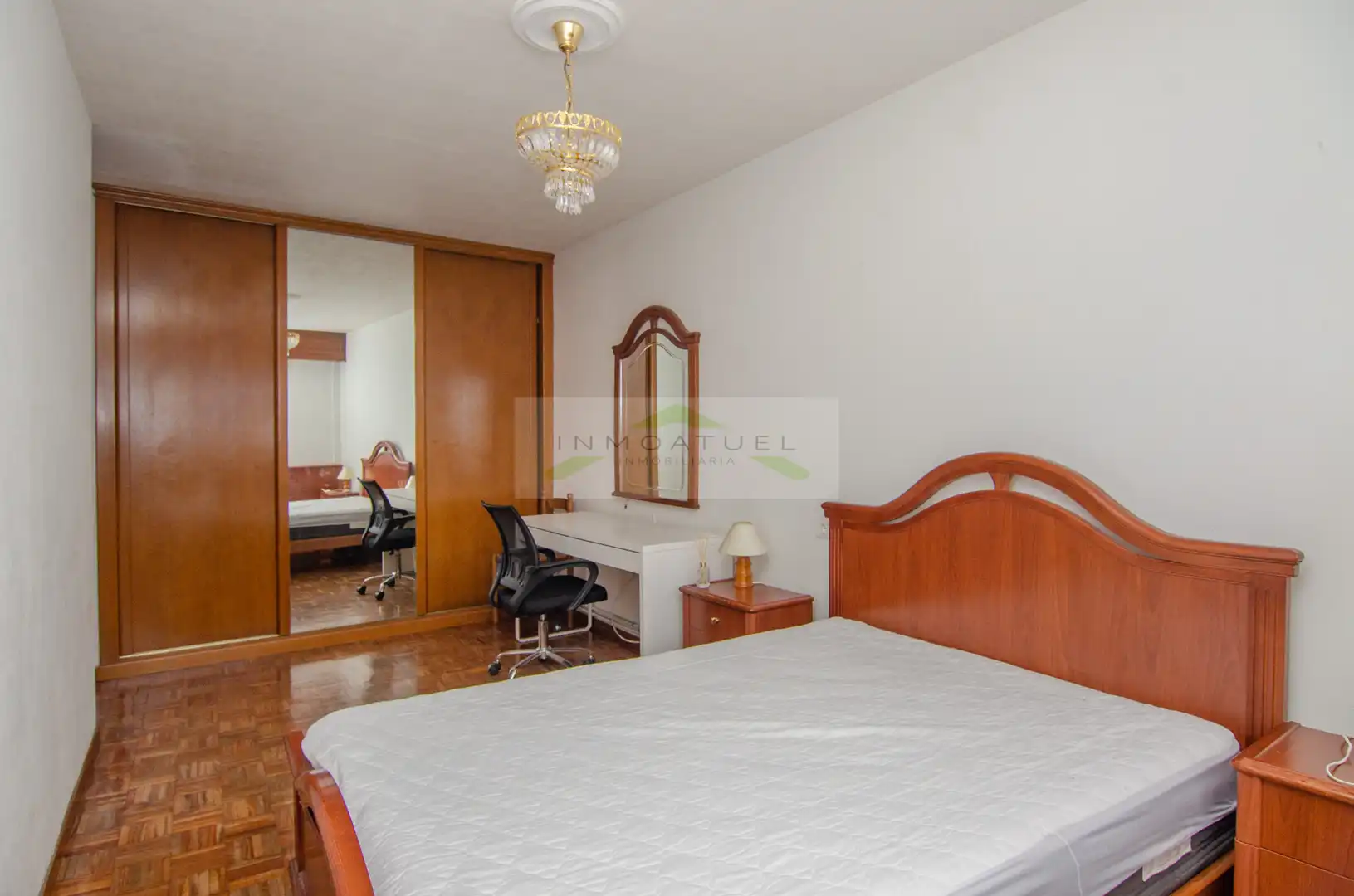Schlafzimmer von Wohnung zur Miete in A Coruña Capital  mit Heizung, Parkett und Terrasse