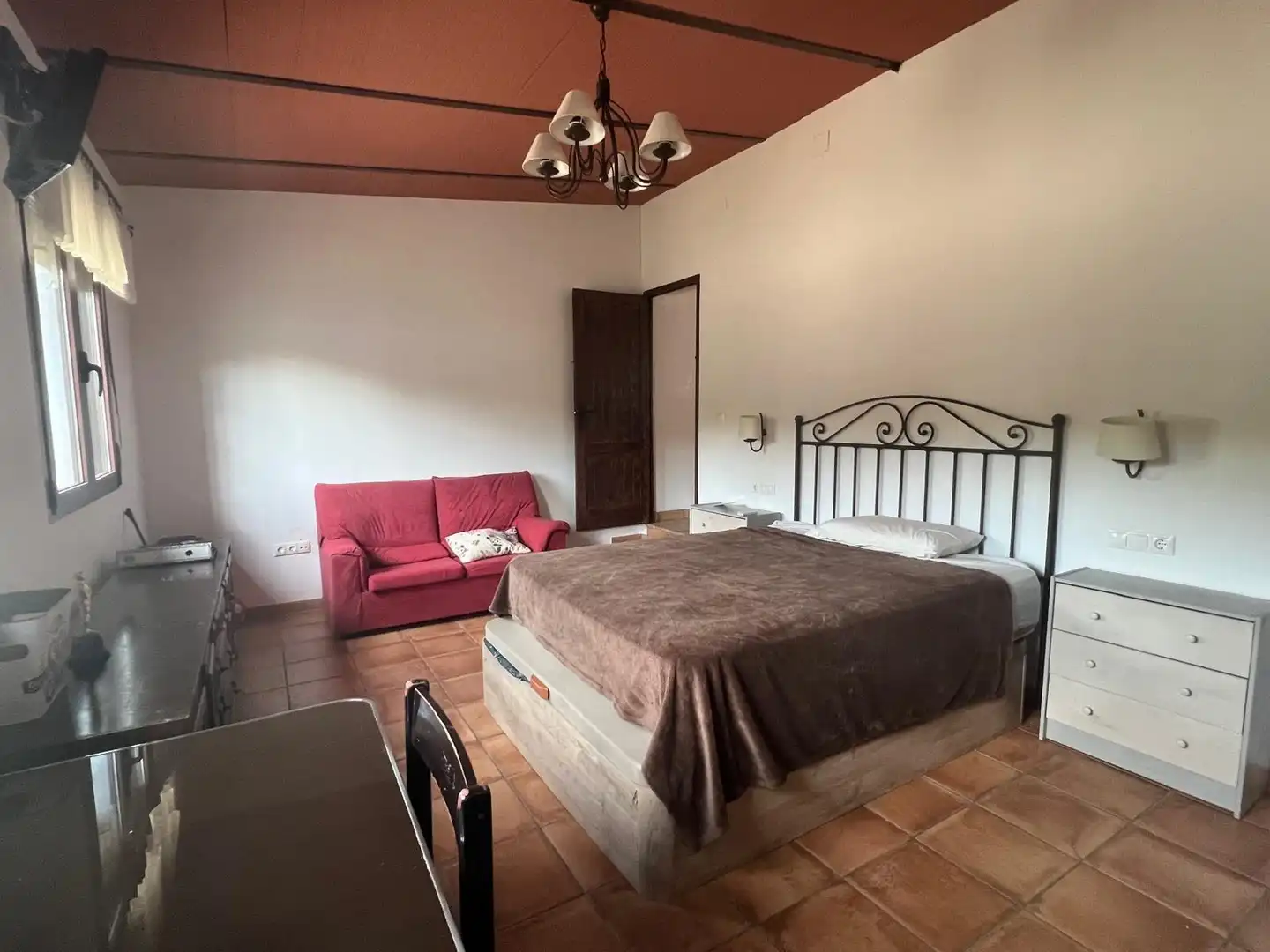 Dormitori de Finca rústica en venda en Almodóvar del Río amb Aire condicionat, Piscina i Alarma