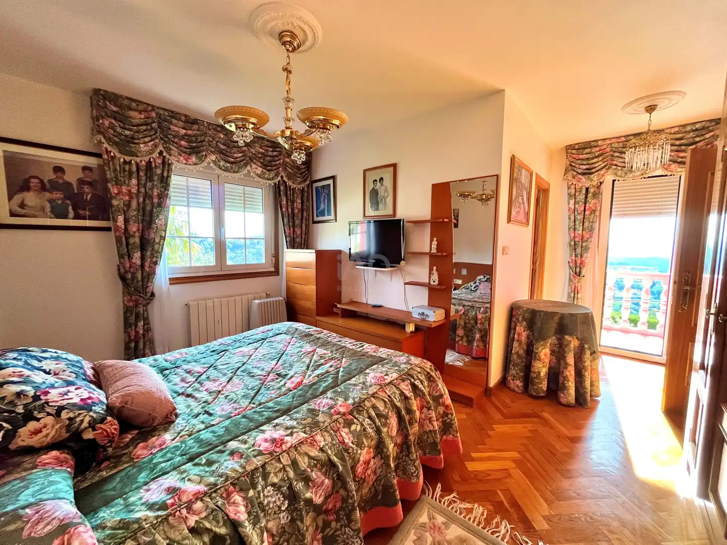 Habitación de Casa o chalet en venta en Culleredo con Calefacción, Terraza y Piscina