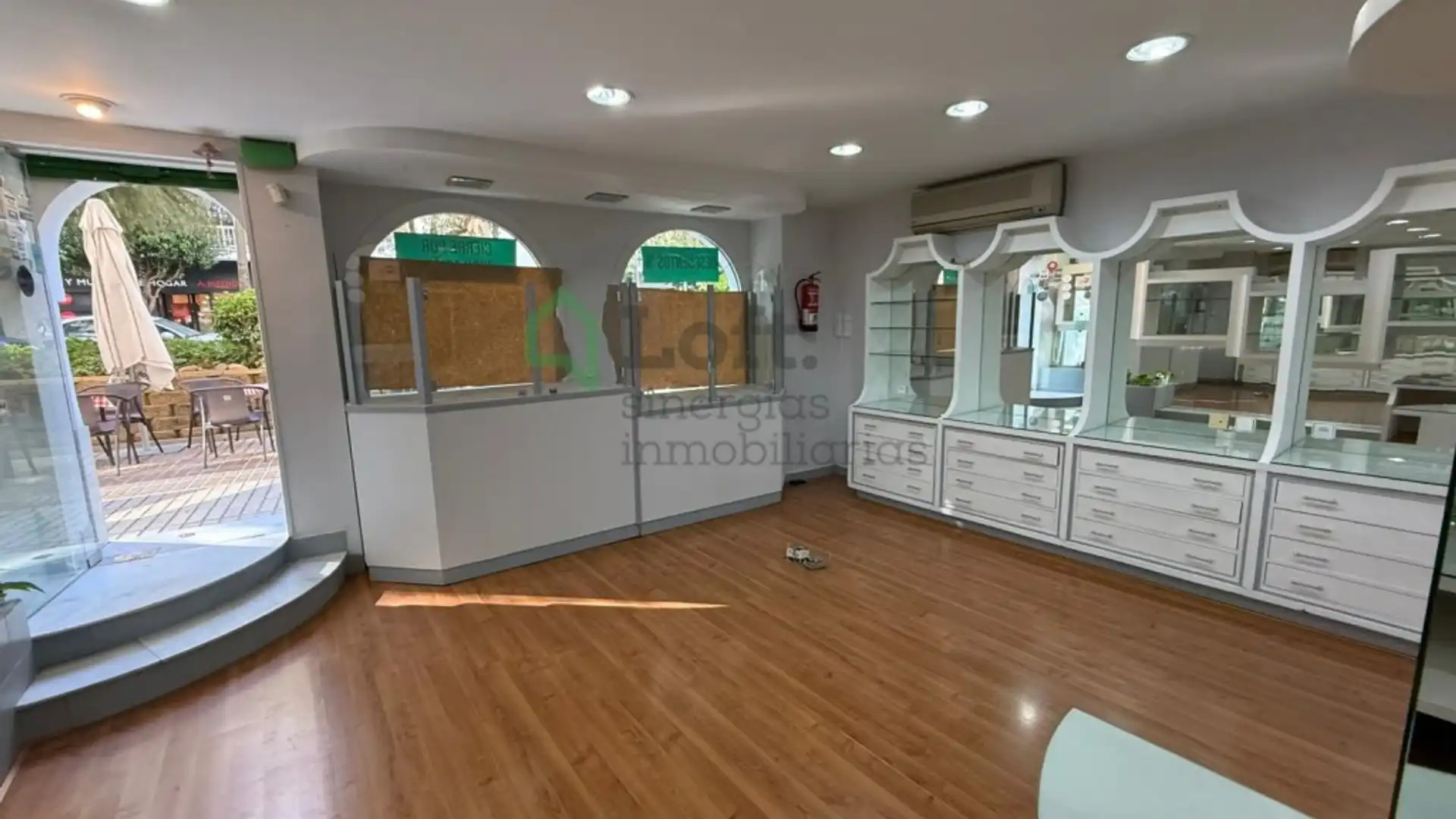 Local en venta en Santa Marina