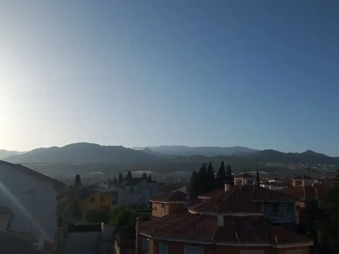 Vista exterior de Àtic en venda en Ogíjares amb Aire condicionat, Terrassa i Balcó