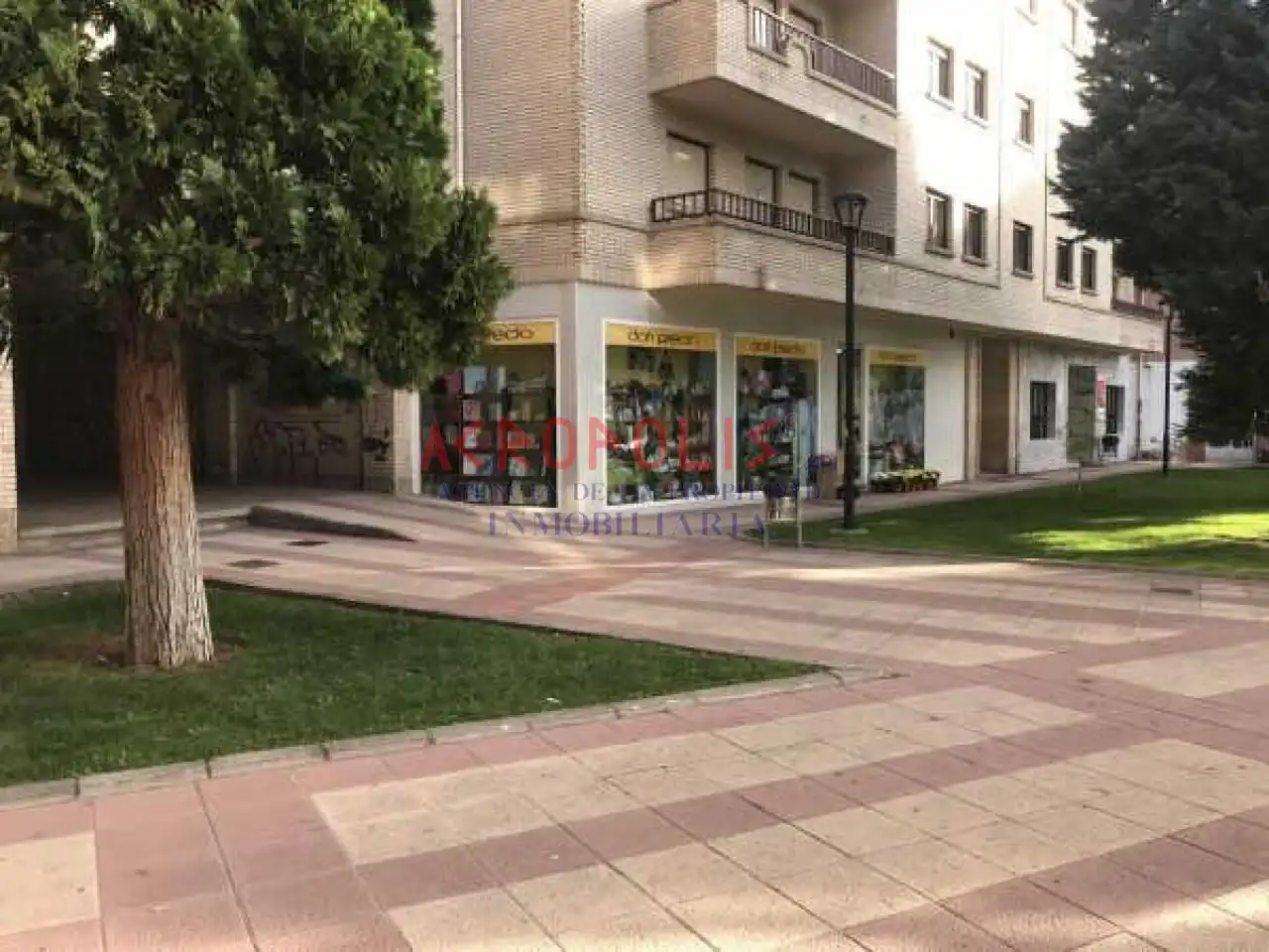 Local comercial en venda a La Robla, imagen 9