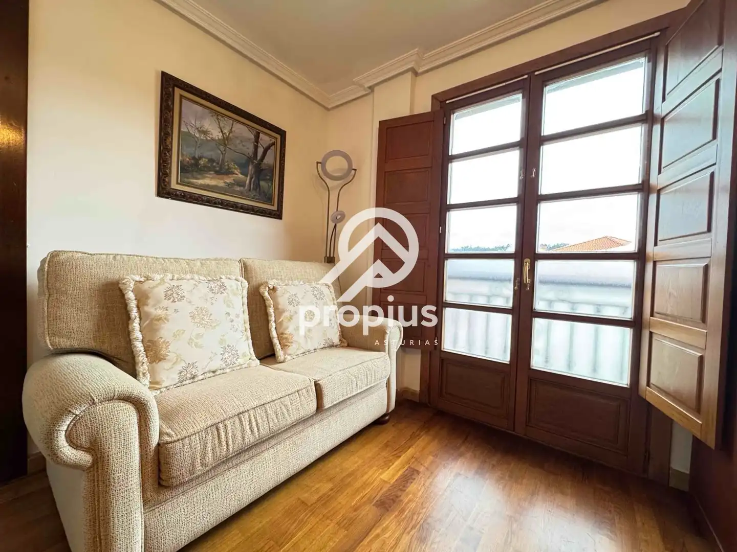 Sala de estar de Piso en venta en Llanes con Calefacción, Parquet y Trastero