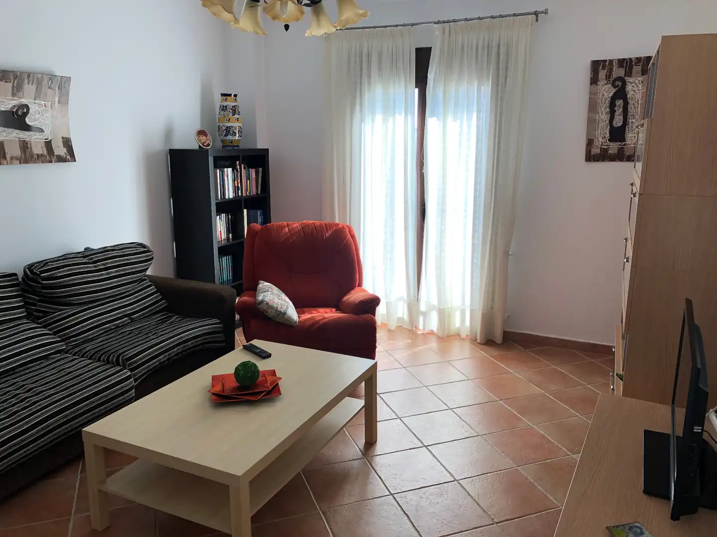 Sala d'estar de Casa o xalet en venda en Atajate amb Terrassa i Moblat