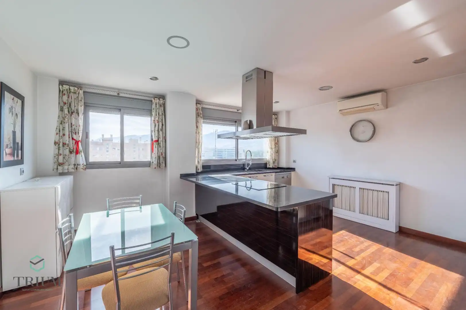 Kitchen of Attic for sale in  Granada Capital  with Air Conditioner, Heating and Parquet flooring