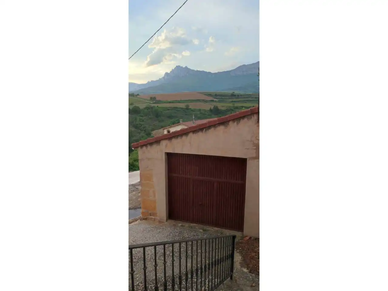 Vista exterior de Casa o chalet en venta en Elvillar / Bilar