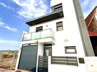 Maison avec balcon à vendre à Calle de la Nueva Cullar sol 15