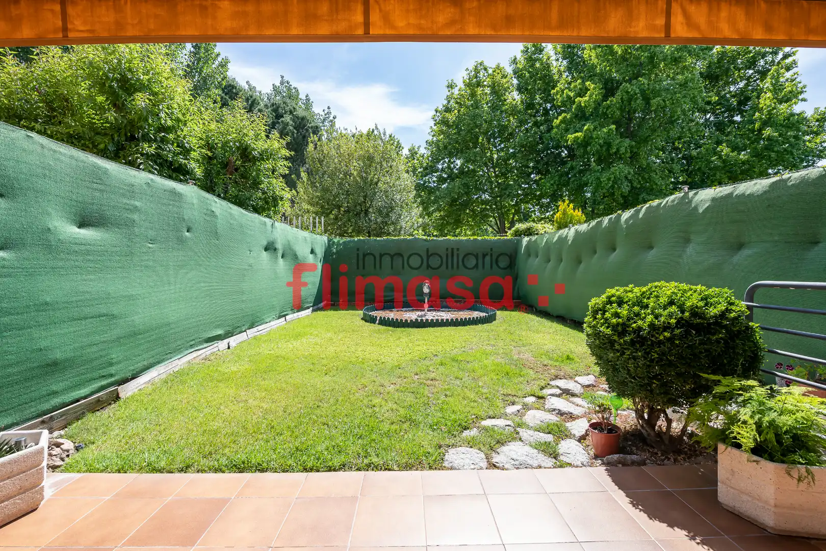 Terrassa de Casa adosada en venda en Villaviciosa de Odón amb Calefacció, Jardí privat i Traster