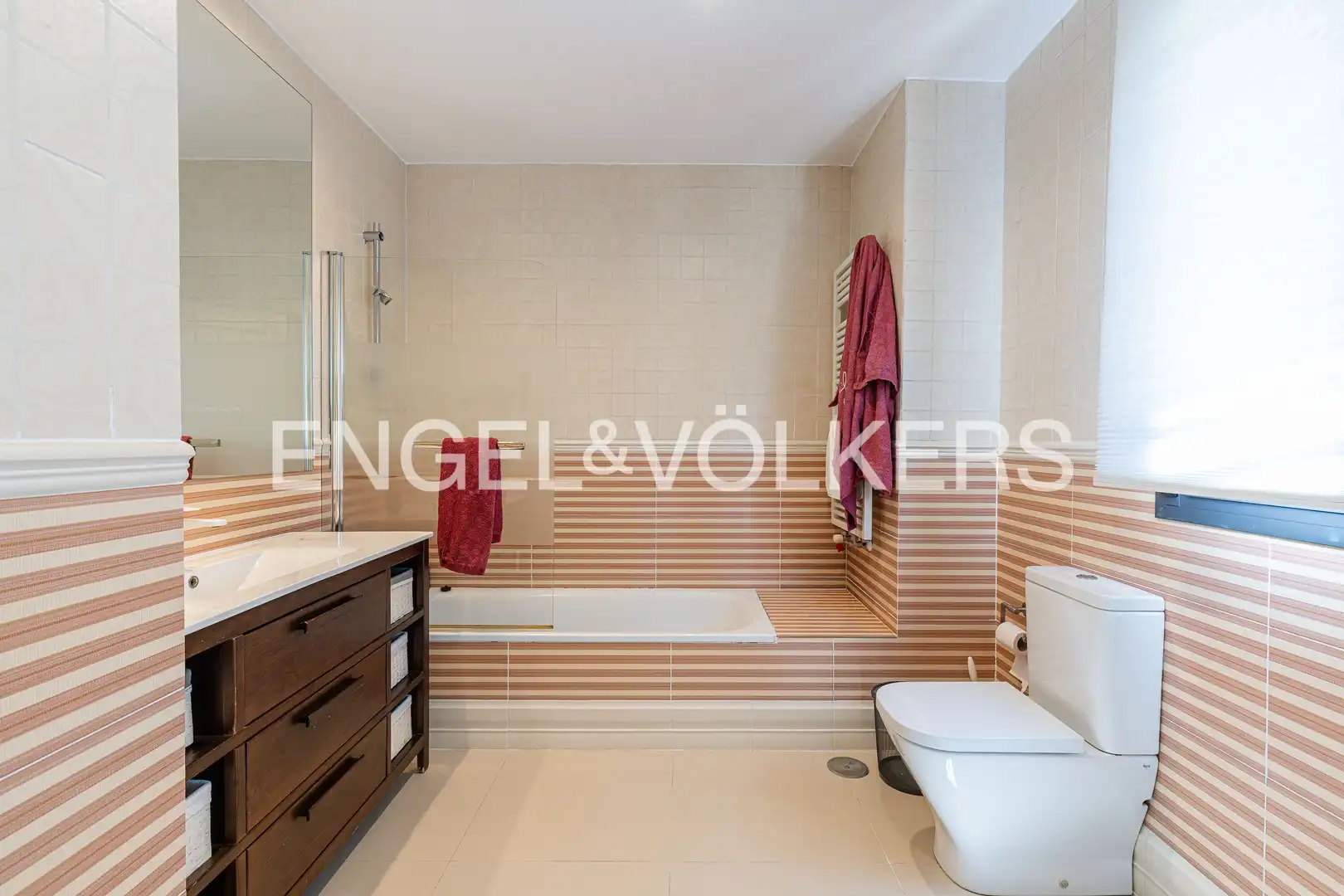 Baño de Casa o chalet en venta en Madrid con Aire acondicionado, Calefacción y Jardín privado