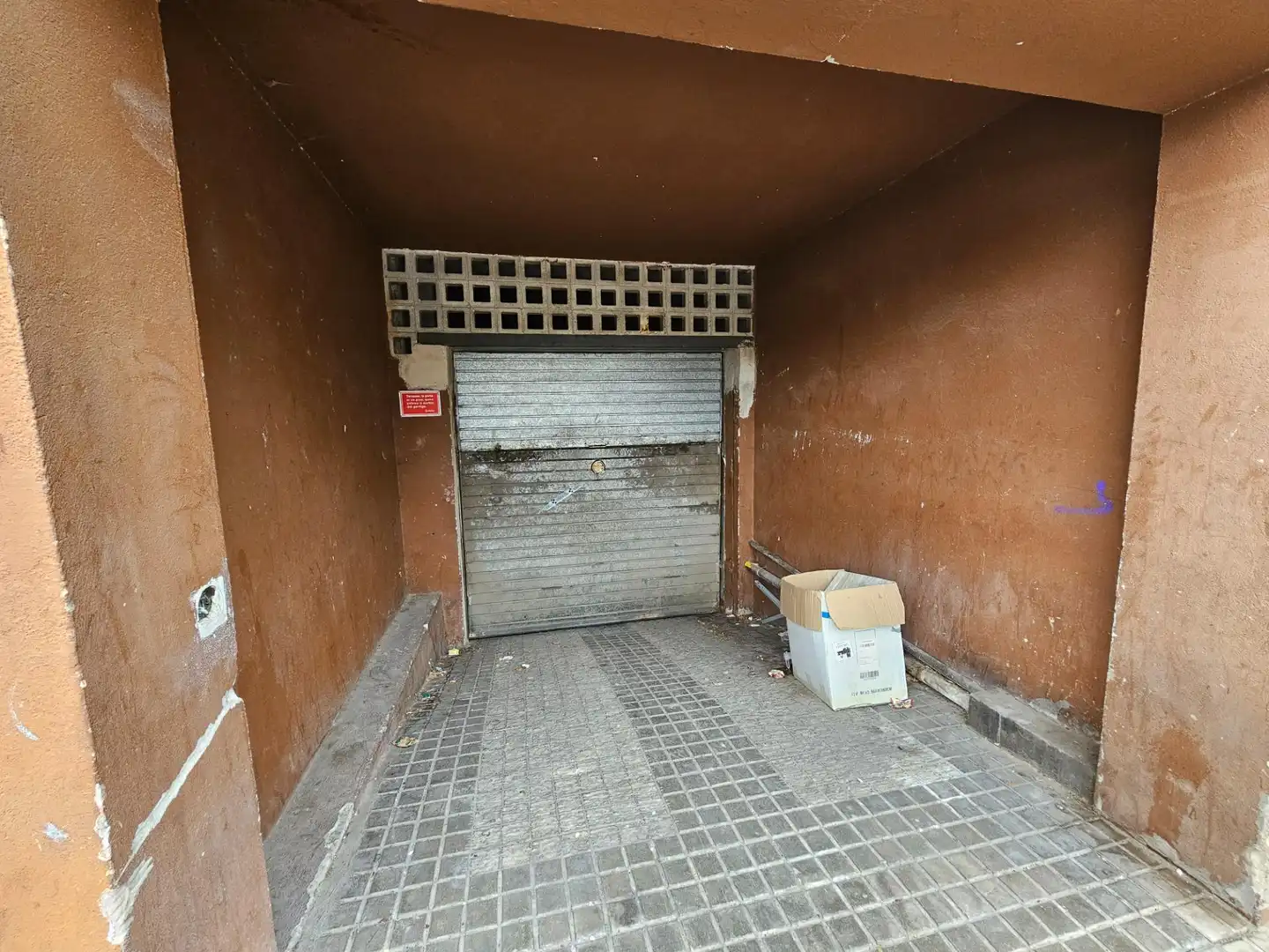 Garage zum Verkauf in Banyoles