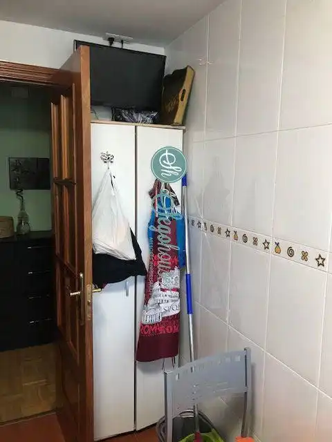 Bathroom of Flat for sale in Santa María la Real de Nieva  with Parquet flooring, Terrace and Storage room