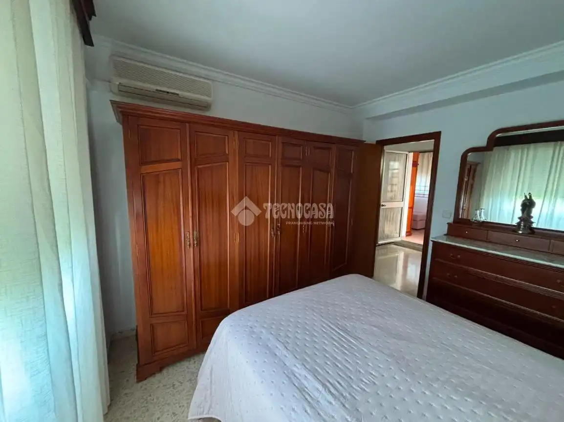 Habitación de Casa adosada en venta en Écija