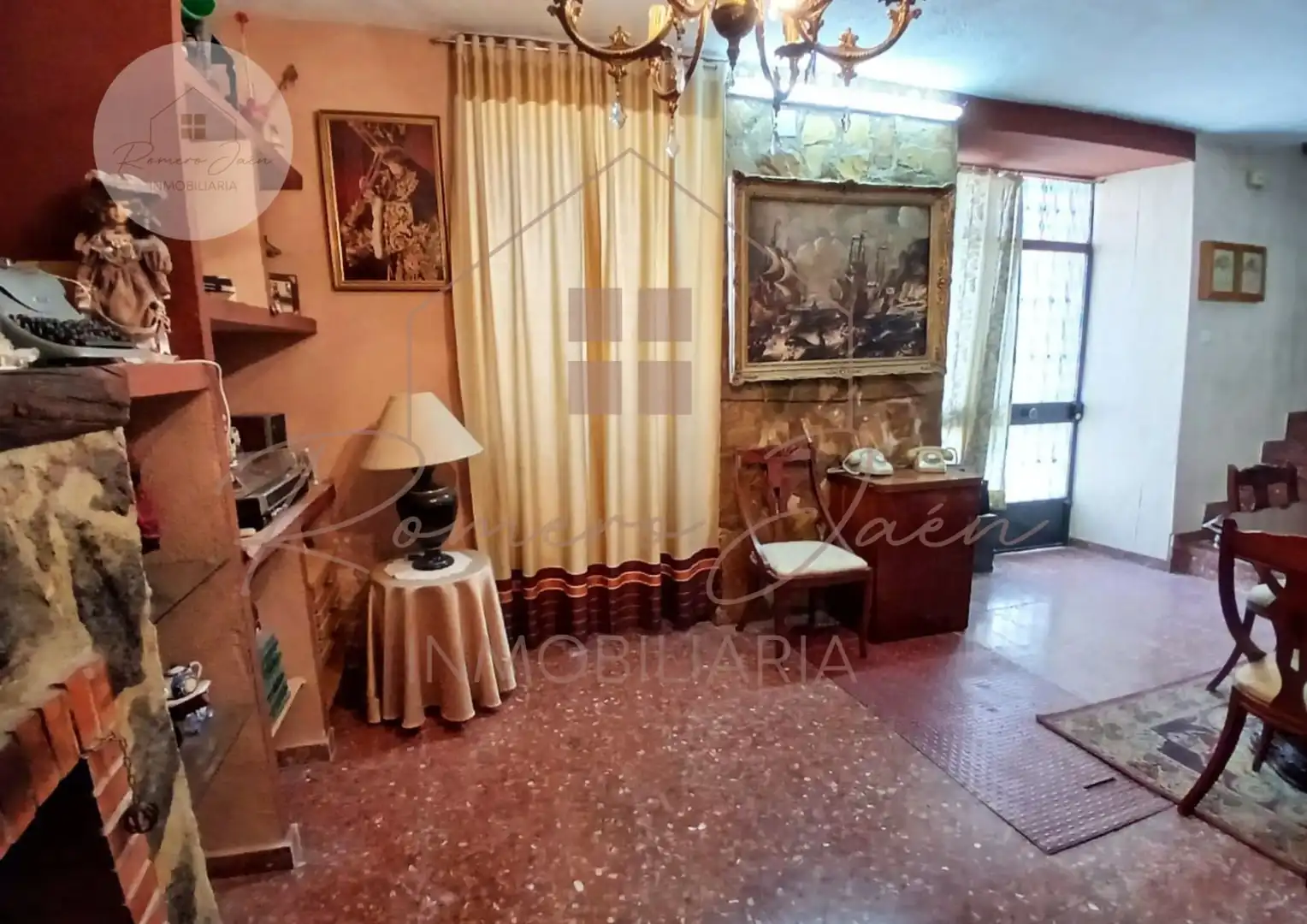 Casa o xalet en venda en Jaén amb Calefacció, Traster i Moblat
