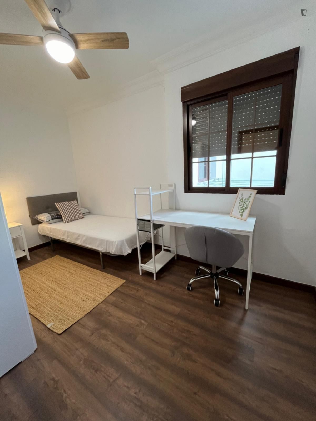 Apartment to share in Isla Chica