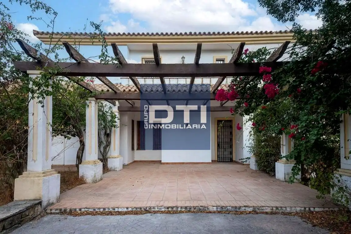 Casa amb piscina en venda a Urbanización Las Alondras, imagen 2