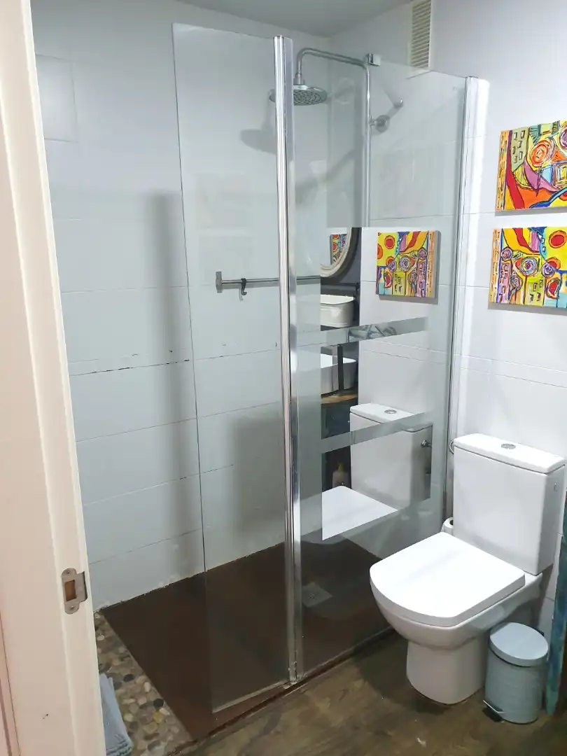 Bany de Pis en venda en Algeciras amb Terrassa, Traster i Piscina comunitària
