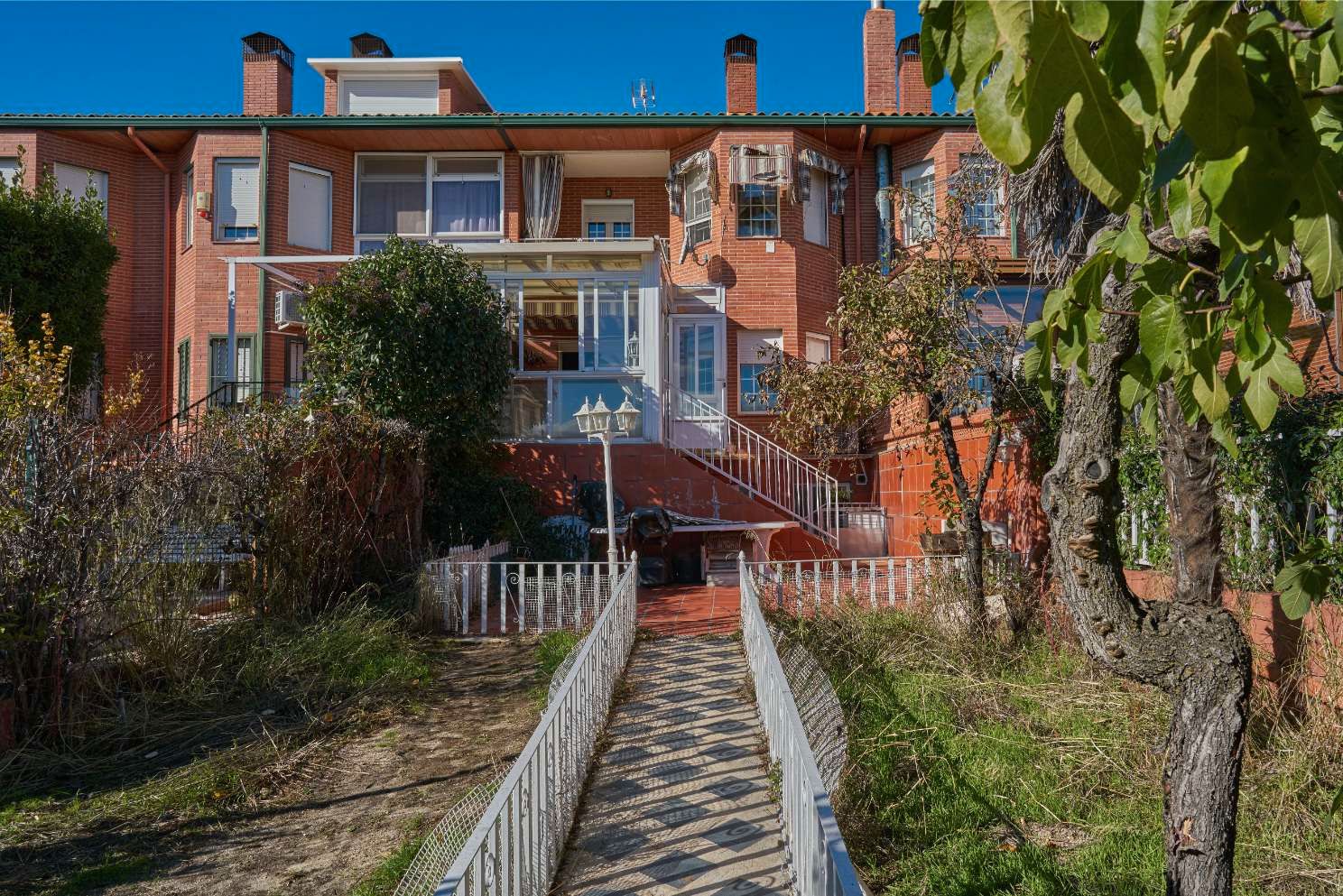 Vista exterior de Casa adosada en venta en Torrelodones con Aire acondicionado, Calefacción y Jardín privado