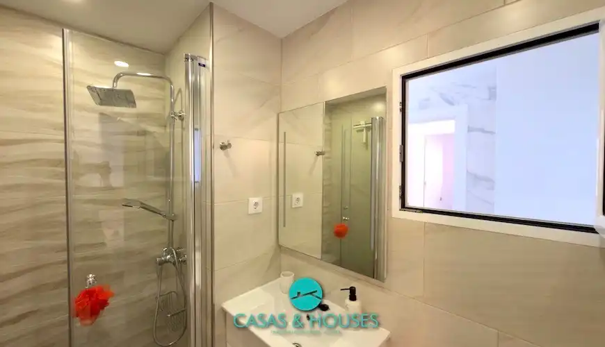 Bathroom of Apartments for sale in La Manga del Mar Menor  with Air Conditioner, Heating and Terrace