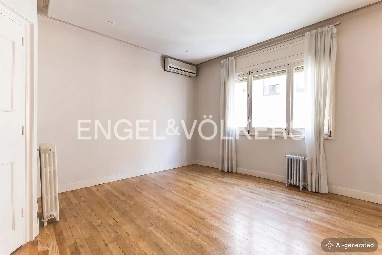 Living room of Flat for sale in Madrid  with Air Conditioner, Heating and Storage room