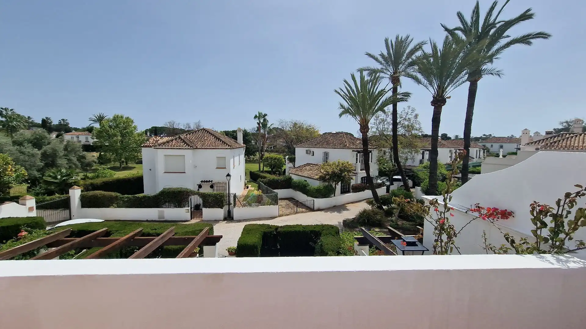 Vista exterior de Apartament en venda en Estepona amb Aire condicionat, Calefacció i Terrassa